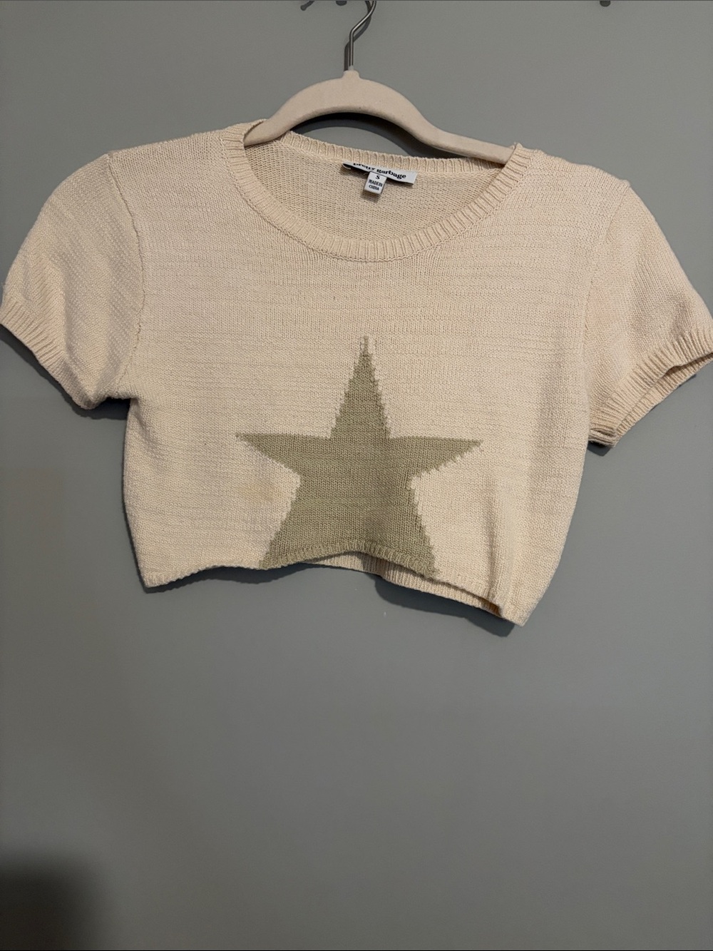 Short Cream Knit Sweater with Olive Star